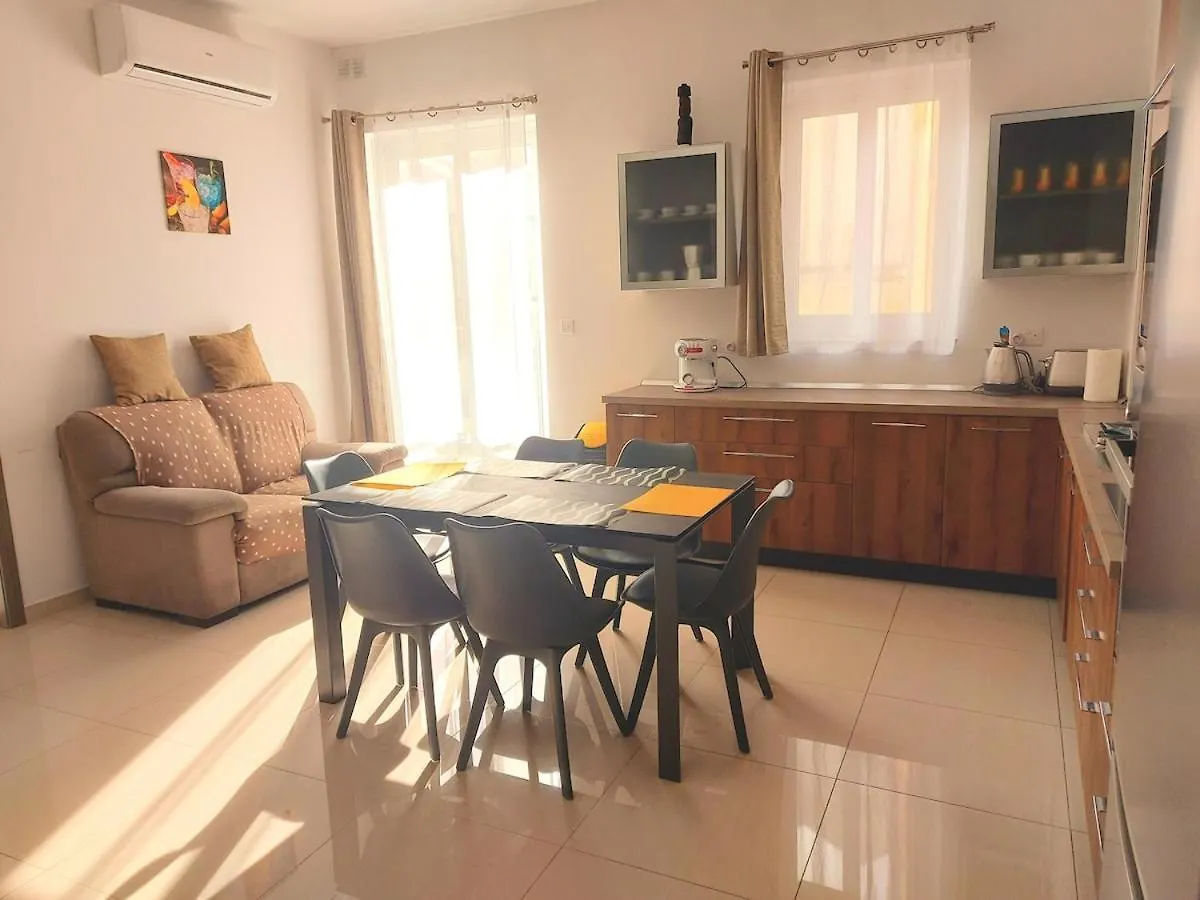 Modern Apartment In Centre Of Gzira