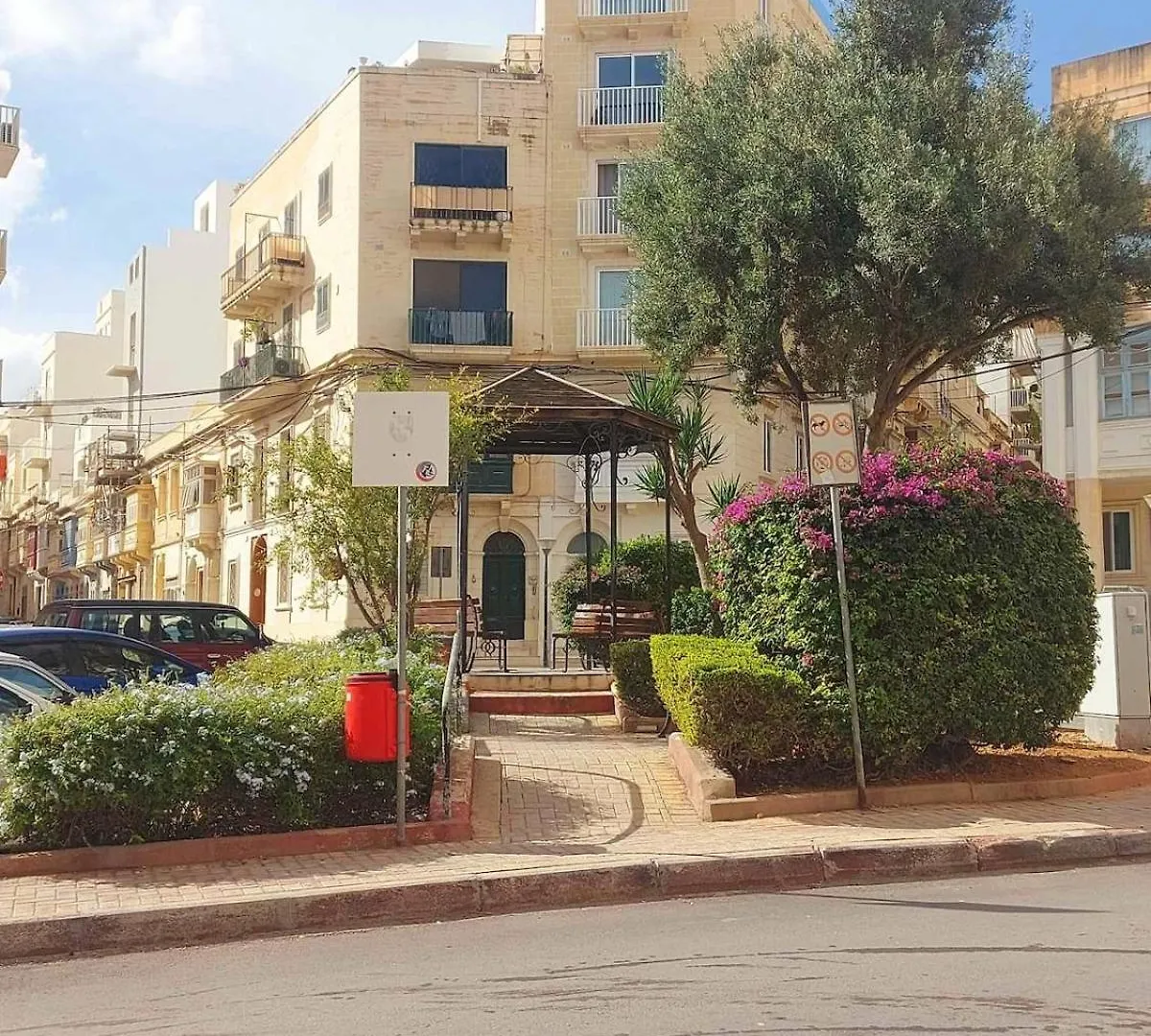 Modern Apartment In Centre Of Gzira